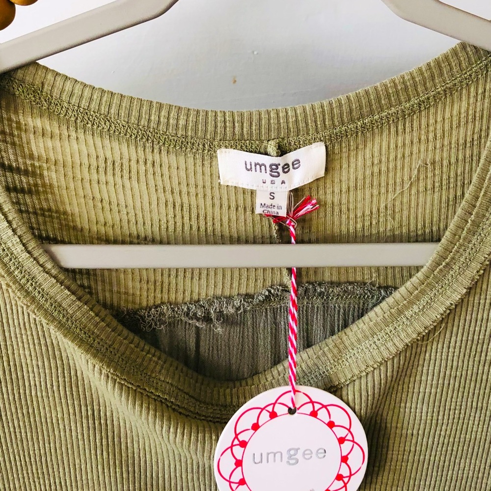 Ladies size small lightweight green oversize cock